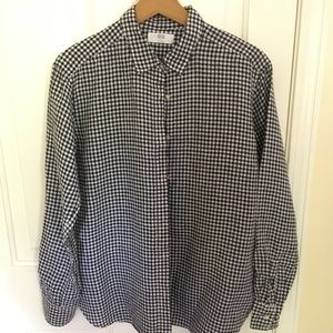 Uniqlo linen buttondown shirt